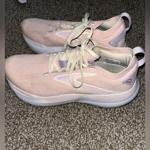 Brooks Women's Light Pink Sneakers
